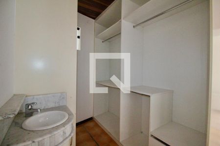 Casa para alugar com 200m², 4 quartos e 2 vagas Casa para alugar com 200m², 4 quartos e 2 vagasSuíte 2