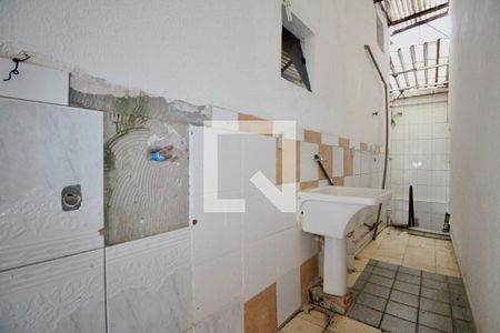 Casa para alugar com 200m², 4 quartos e 2 vagas Casa para alugar com 200m², 4 quartos e 2 vagasCozinha e Área de Serviço