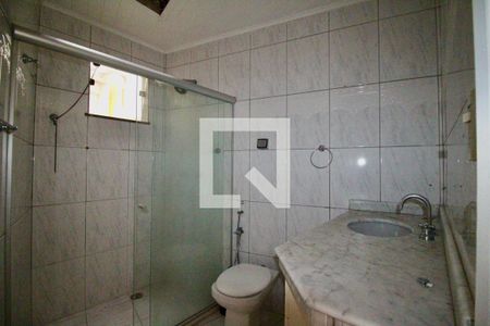 Casa para alugar com 200m², 4 quartos e 2 vagas Casa para alugar com 200m², 4 quartos e 2 vagasBanheiro da Suíte 2