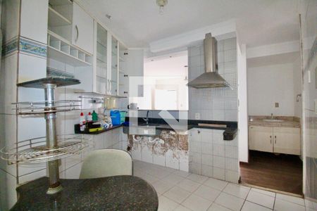 Casa para alugar com 200m², 4 quartos e 2 vagas Casa para alugar com 200m², 4 quartos e 2 vagasQuarto 4