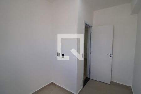 Quarto 2 de apartamento para alugar com 2 quartos, 45m² em Vila Fernandes, São Paulo