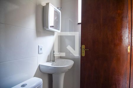 Banheiro de casa de condomínio para alugar com 1 quarto, 45m² em Engenho do Mato, Niterói