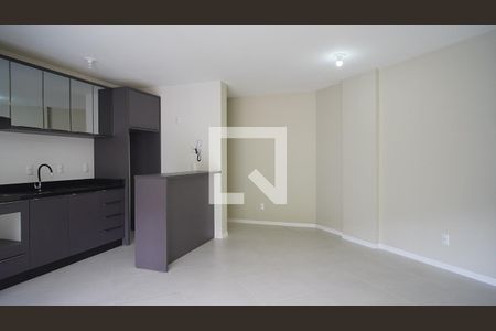 Sala de apartamento para alugar com 3 quartos, 92m² em Itacorubi, Florianópolis