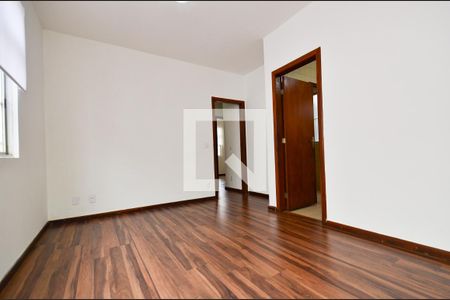 Sala de apartamento para alugar com 3 quartos, 96m² em Santa Efigênia, Belo Horizonte