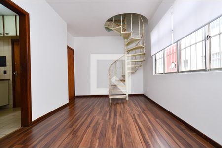 Sala de apartamento para alugar com 3 quartos, 96m² em Santa Efigênia, Belo Horizonte