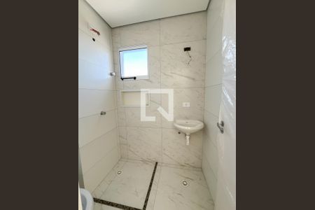 Banheiro de apartamento para alugar com 1 quarto, 39m² em Vila Mangalot, São Paulo