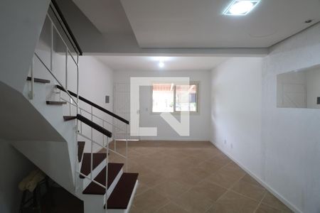 Sala de casa de condomínio para alugar com 2 quartos, 103m² em Rio Branco, Canoas