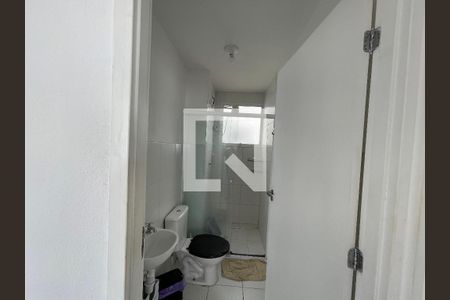 Banheiro de apartamento para alugar com 2 quartos, 60m² em Caxangá, Suzano