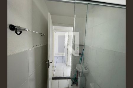 Banheiro de apartamento para alugar com 2 quartos, 60m² em Caxangá, Suzano