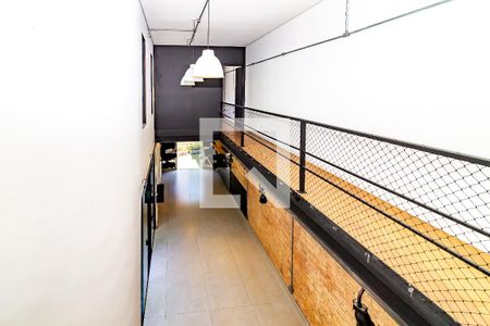 Corredor de casa para alugar com 2 quartos, 120m² em Vila Romana, São Paulo