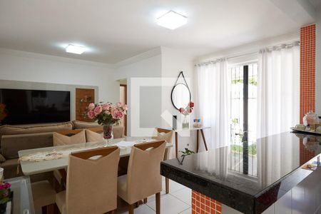 Apartamento à venda com 3 quartos, 80m² em Sagrada Família, Belo Horizonte