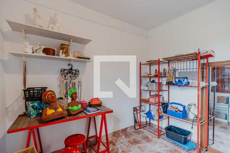 Casa à venda com 210m², 5 quartos e 4 vagas Casa à venda com 210m², 5 quartos e 4 vagasQuarto 2