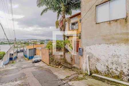 Casa à venda com 210m², 5 quartos e 4 vagas Casa à venda com 210m², 5 quartos e 4 vagasFachada