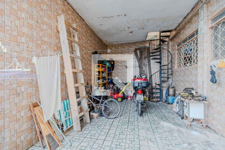 Casa à venda com 210m², 5 quartos e 4 vagas Casa à venda com 210m², 5 quartos e 4 vagasÁrea Externa