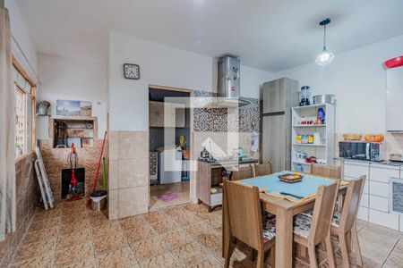 Casa à venda com 210m², 5 quartos e 4 vagas Casa à venda com 210m², 5 quartos e 4 vagasCozinha