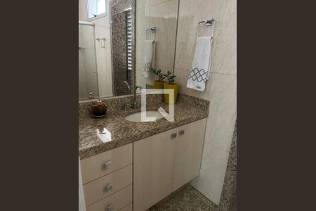 Banheiro de apartamento para alugar com 5 quartos, 360m² em Itapoã, Belo Horizonte