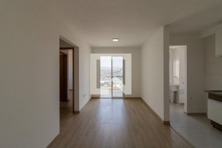 Sala de apartamento para alugar com 2 quartos, 55m² em Vila Galvão, Guarulhos