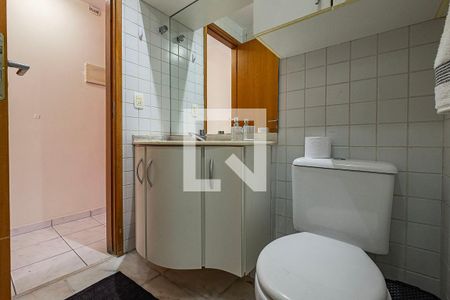 Banheiro de kitnet/studio para alugar com 1 quarto, 30m² em Pinheiros, São Paulo