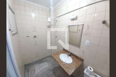 Banheiro de apartamento para alugar com 1 quarto, 69m² em Centro, São Vicente