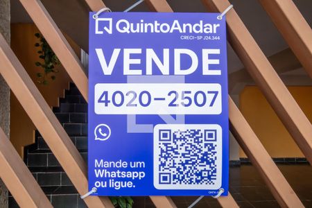 Casa à venda com 224m², 3 quartos e 3 vagas Casa à venda com 224m², 3 quartos e 3 vagasPlaca