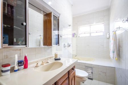 Casa à venda com 224m², 3 quartos e 3 vagas Casa à venda com 224m², 3 quartos e 3 vagasBanheiro 1