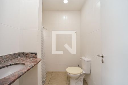 Banheiro de apartamento para alugar com 1 quarto, 33m² em Vila Jardim, Porto Alegre