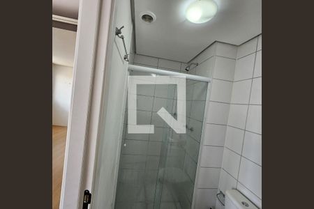 Banheiro de apartamento para alugar com 1 quarto, 32m² em Jardim Teresa, São Paulo