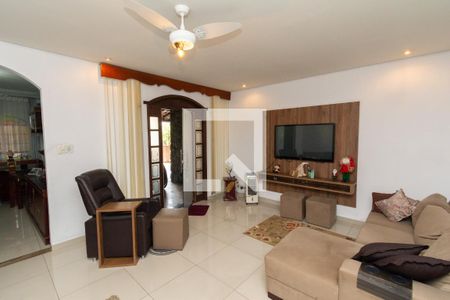 Sala de TV de casa à venda com 3 quartos, 254m² em Fonte Grande, Contagem