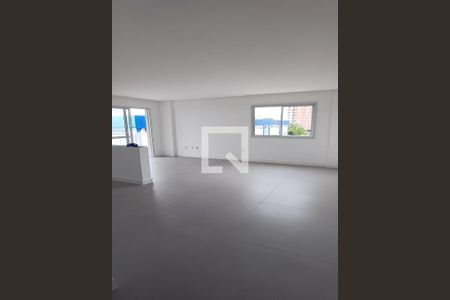 Sala de apartamento para alugar com 2 quartos, 79m² em Barreiros, São José