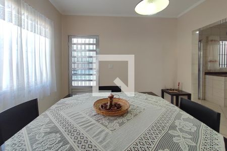 Casa à venda com 260m², 2 quartos e 4 vagas Casa à venda com 260m², 2 quartos e 4 vagasCopa