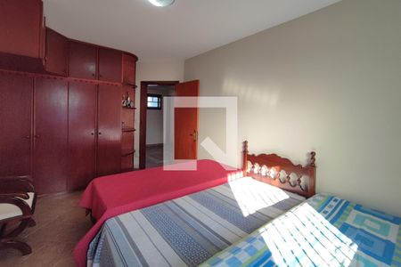 Casa à venda com 260m², 2 quartos e 4 vagas Casa à venda com 260m², 2 quartos e 4 vagasQuarto 3