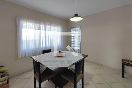 Casa à venda com 260m², 2 quartos e 4 vagas Casa à venda com 260m², 2 quartos e 4 vagasCopa