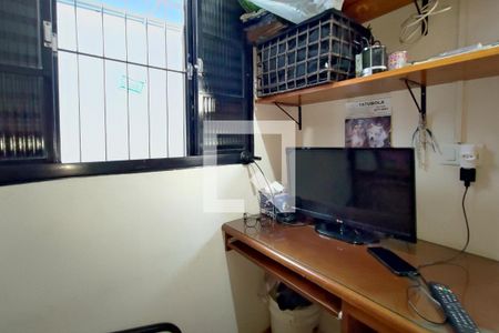 Casa à venda com 260m², 2 quartos e 4 vagas Casa à venda com 260m², 2 quartos e 4 vagasEscritório