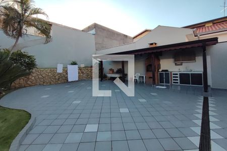 Casa à venda com 260m², 2 quartos e 4 vagas Casa à venda com 260m², 2 quartos e 4 vagasÁrea gourmet