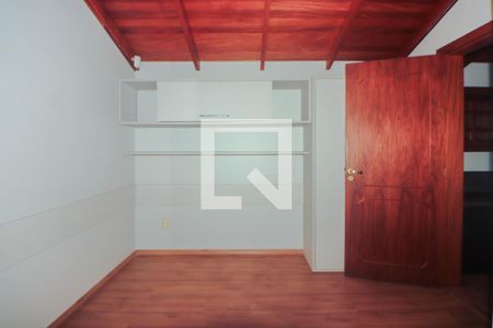 Casa à venda com 162m², 2 quartos e 4 vagas Casa à venda com 162m², 2 quartos e 4 vagasQuarto