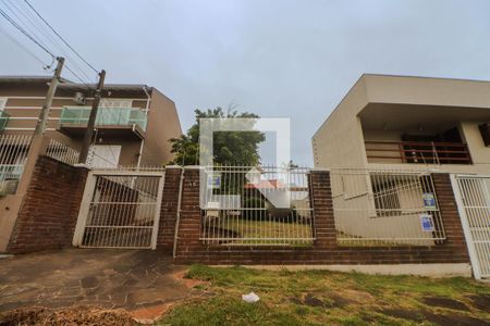 Casa à venda com 162m², 2 quartos e 4 vagas Casa à venda com 162m², 2 quartos e 4 vagasFachada