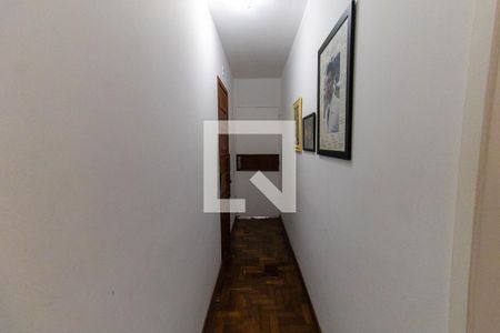 Corredor de apartamento à venda com 3 quartos, 110m² em Santa Rosa, Niterói