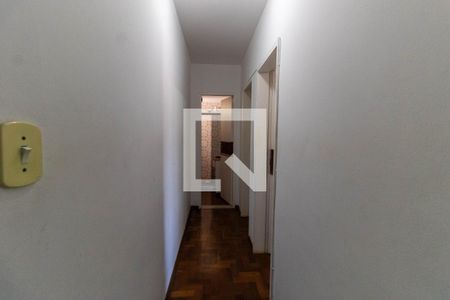 Corredor de apartamento à venda com 3 quartos, 110m² em Santa Rosa, Niterói