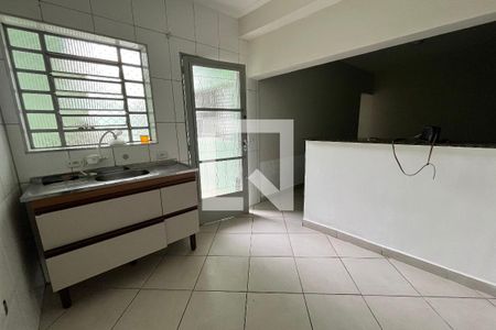 Cozinha de casa para alugar com 2 quartos, 65m² em Vila Amorim, Suzano