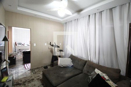 Sala de casa para alugar com 3 quartos, 270m² em Tibery, Uberlândia