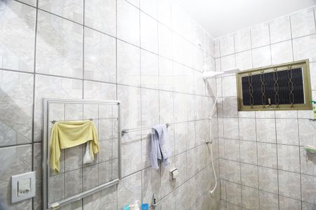 Banheiro do Quarto 1 de casa para alugar com 3 quartos, 270m² em Tibery, Uberlândia