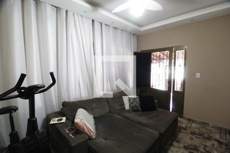 Sala de casa para alugar com 3 quartos, 270m² em Tibery, Uberlândia