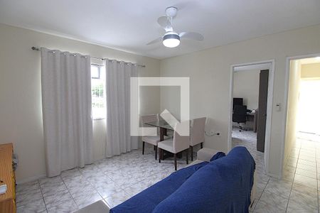 Sala de casa para alugar com 2 quartos, 95m² em Marechal Hermes, Rio de Janeiro