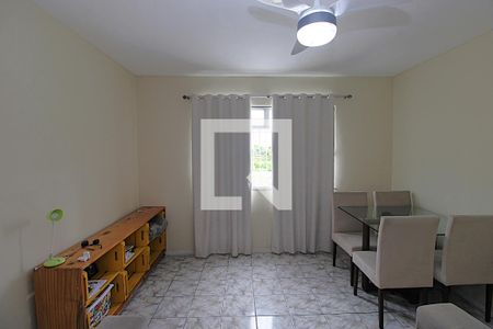 Sala de casa para alugar com 2 quartos, 95m² em Marechal Hermes, Rio de Janeiro