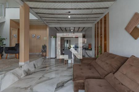 Sala 1 de casa à venda com 4 quartos, 150m² em Tupi, Belo Horizonte