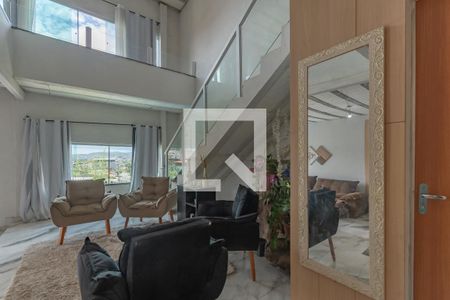 Sala 1 de casa à venda com 4 quartos, 150m² em Tupi, Belo Horizonte