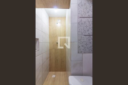 Banheiro de casa para alugar com 1 quarto, 20m² em Bussocaba, Osasco