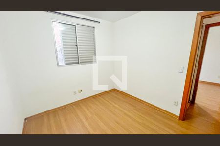 Quarto 1 de apartamento à venda com 3 quartos, 100m² em Ana Lúcia , Belo Horizonte