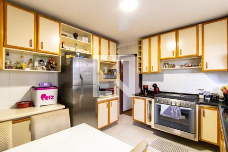 Casa à venda com 103m², 2 quartos e 2 vagas Casa à venda com 103m², 2 quartos e 2 vagasCozinha