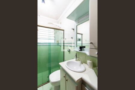 Casa à venda com 103m², 2 quartos e 2 vagas Casa à venda com 103m², 2 quartos e 2 vagasBanheiro